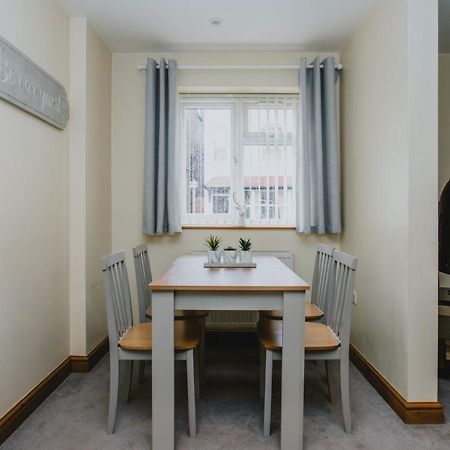 Home From Home 1 King Size Bed Apartment Near Hospital & Tennis Nottingham Buitenkant foto